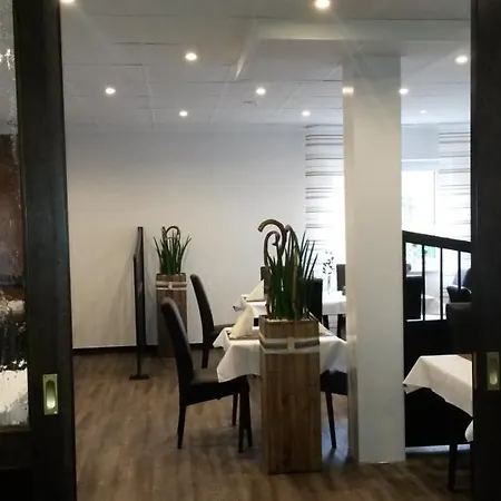 Restaurant Zum Wacholderhain 招待所