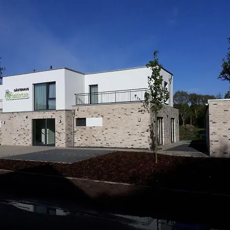 Restaurant Zum Wacholderhain 招待所 3*