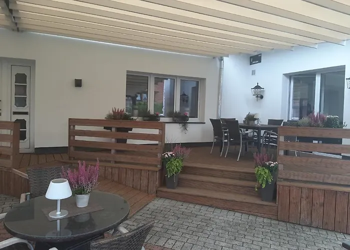 Restaurant Zum Wacholderhain Гостевой дом Хазелюнне